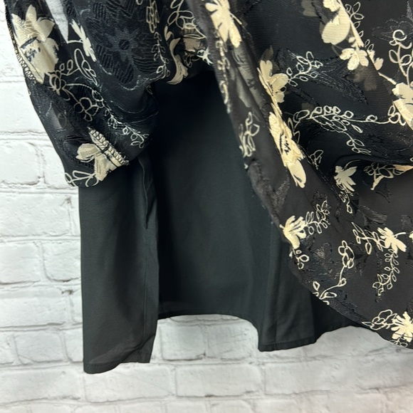 BloomChic Black Floral Split Sleeve Chiffon Sheer Overlay Blouse Plus Si… - Picture 6 of 7